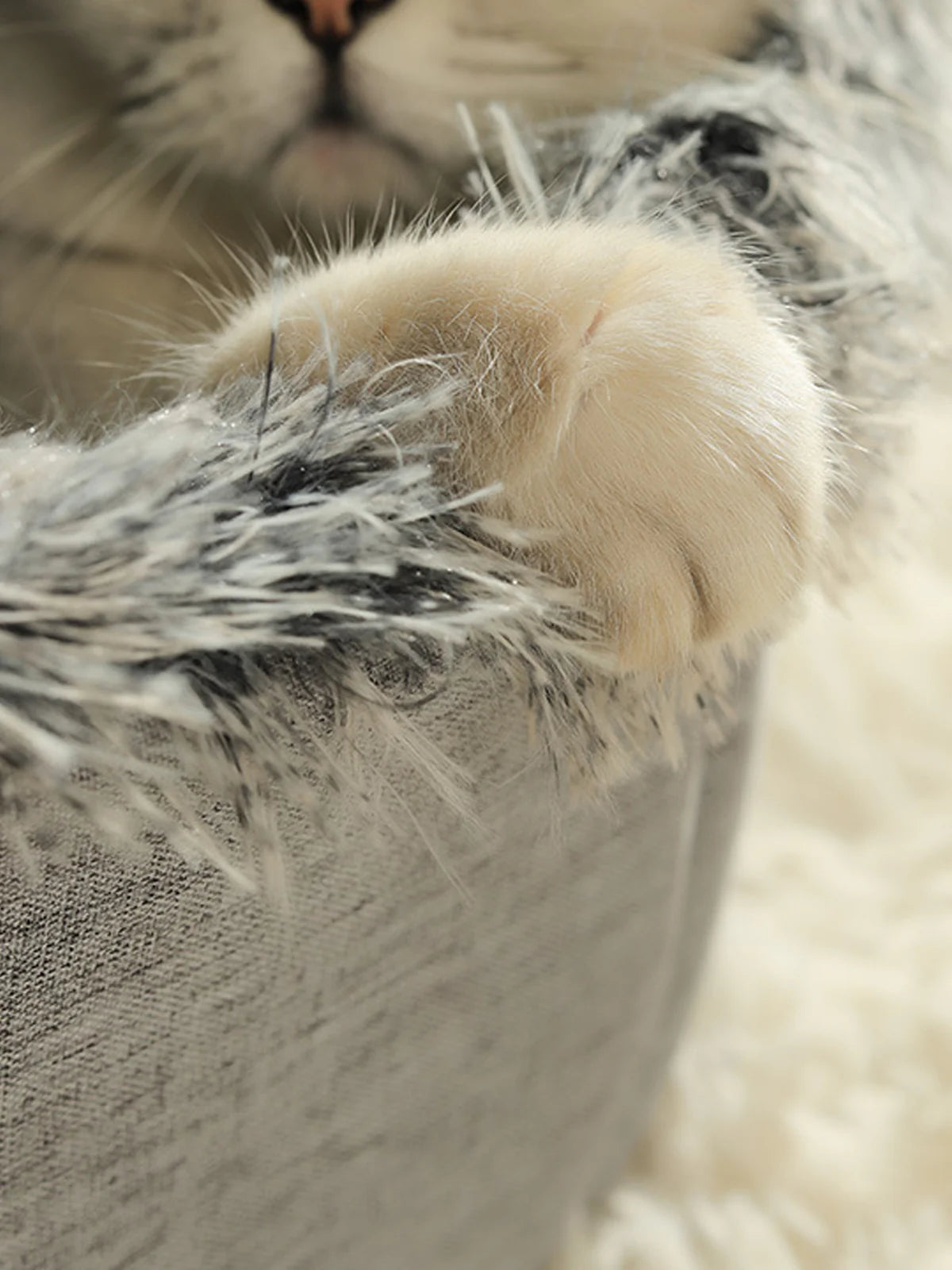 FurryHaven™ - Pet Plush Winter Cave Bed